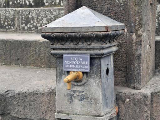 Fontanino pubblico via Provinciale loc. Spezzano Piccolo: divieto dell’utilizzo dell’acqua per scopi potabili e per il consumo umano