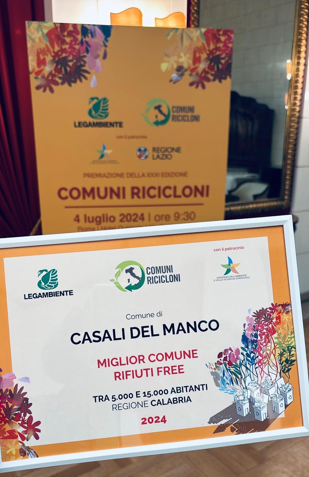Casali del Manco ‘Comune riciclone’: ricevuto il prestigioso premio di Legambiente